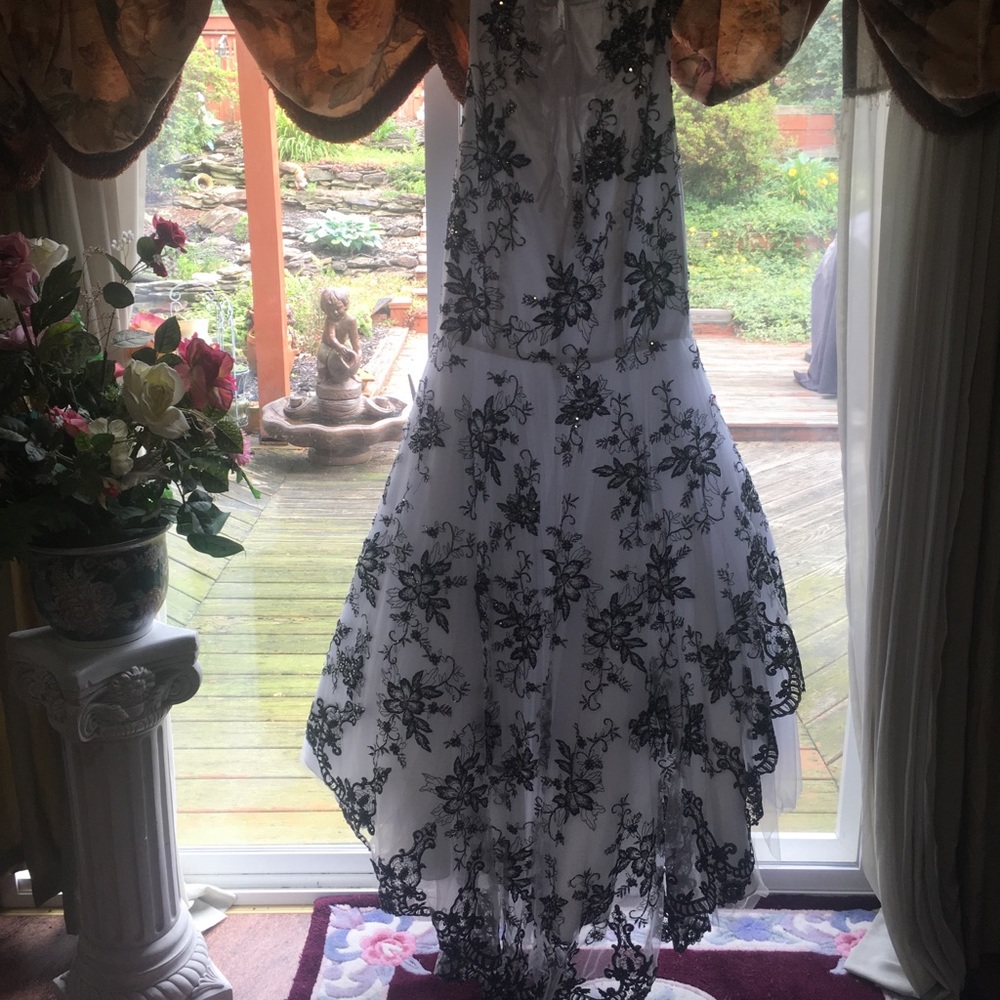 Prom dress - Picture 3 of 3